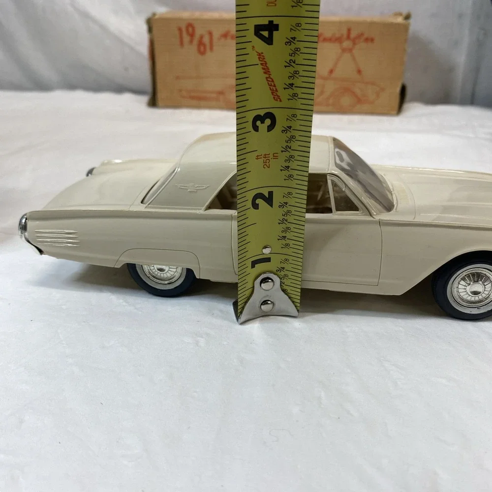 Vtg 1961 Ford Thunderbird Dealer PROMO 1/25 Orig Box T-bird‎ Crème Hardtop 2DR